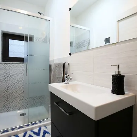 Casa vacanze Home&sharm Reitani Aeroporto di Catania Fontana Rossa